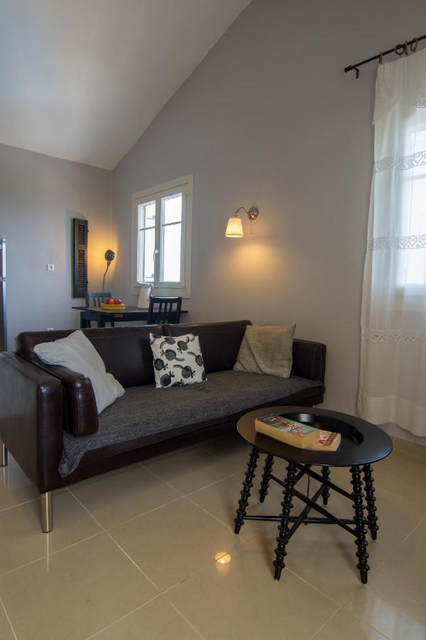 Villa Elaia Suites & Apartments No.1 Gaios Bagian luar foto