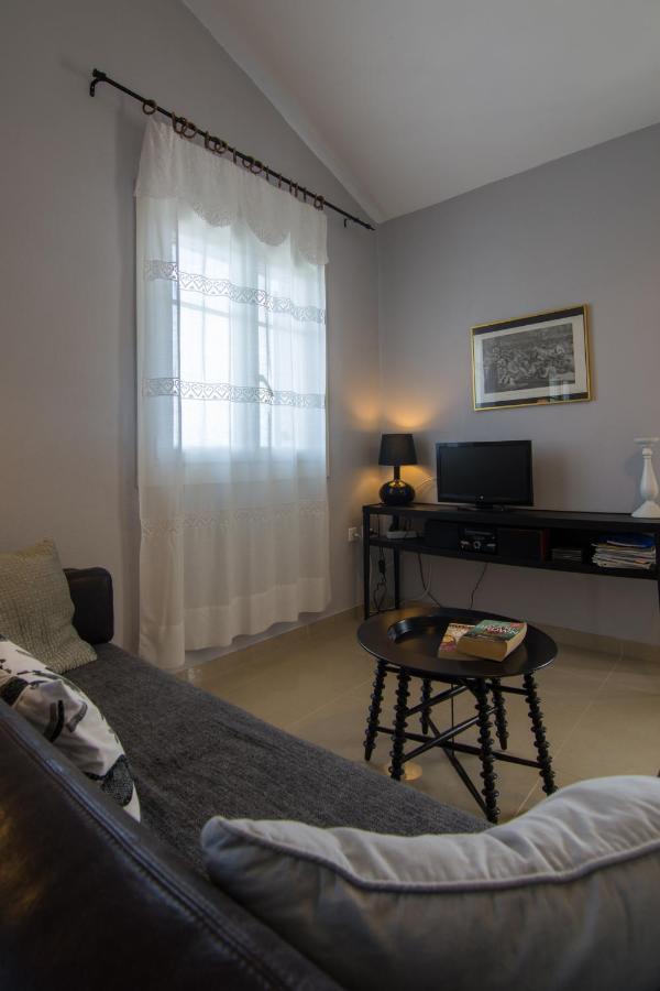 Villa Elaia Suites & Apartments No.1 Gaios Bagian luar foto