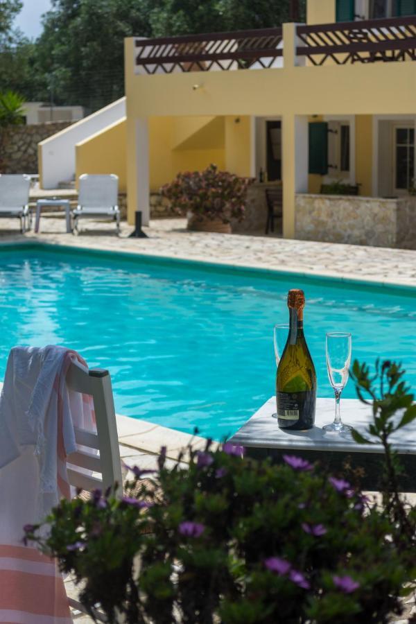 Villa Elaia Suites & Apartments No.1 Gaios Bagian luar foto