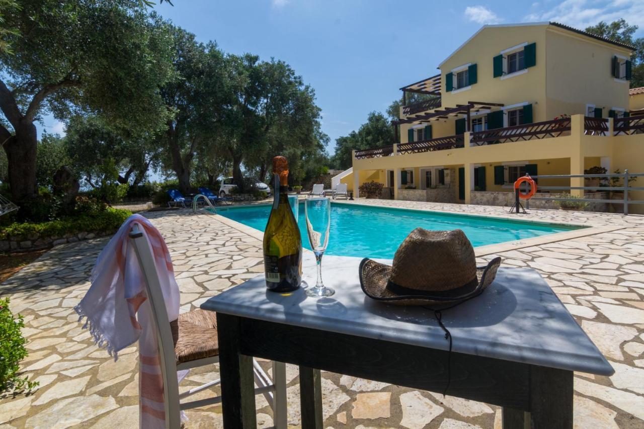 Villa Elaia Suites & Apartments No.1 Gaios Bagian luar foto