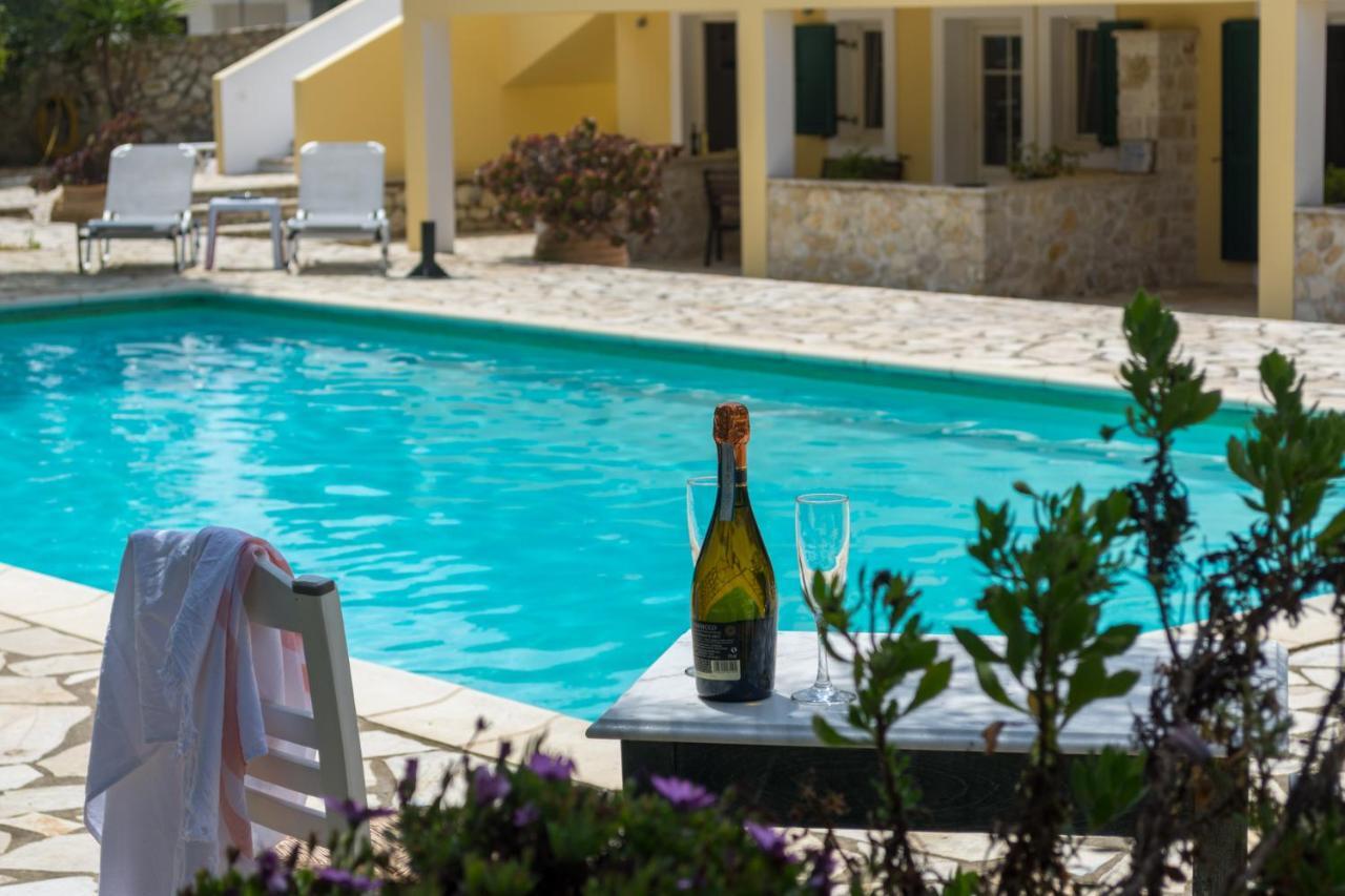 Villa Elaia Suites & Apartments No.1 Gaios Bagian luar foto